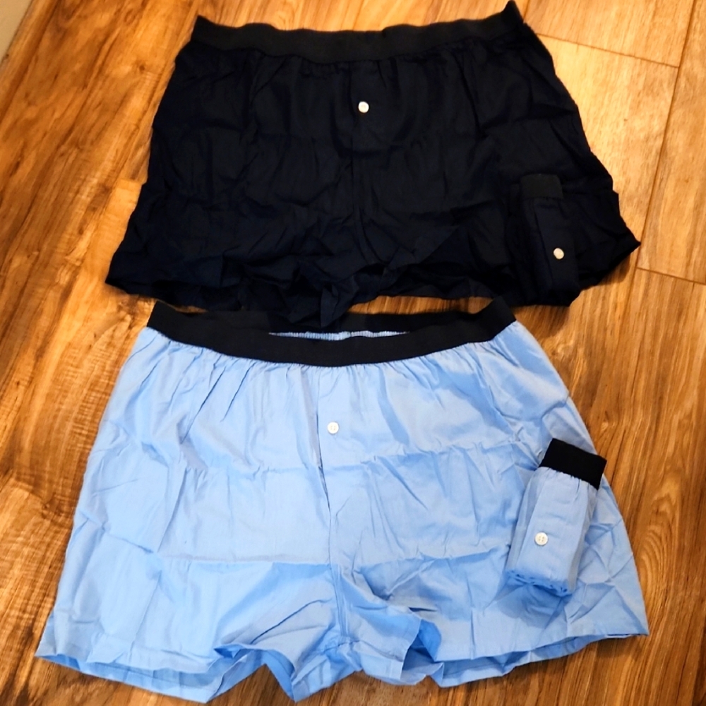 MEN'S Club Room Tagless Woven Boxers. Navy and Light Blue. NEW IN PACKAGE SIZE L